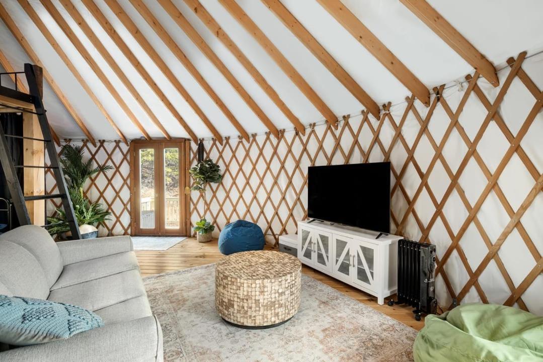 Modern Yurt W River Access, Hot Tub, Wifi & Grill Wardensville Экстерьер фото