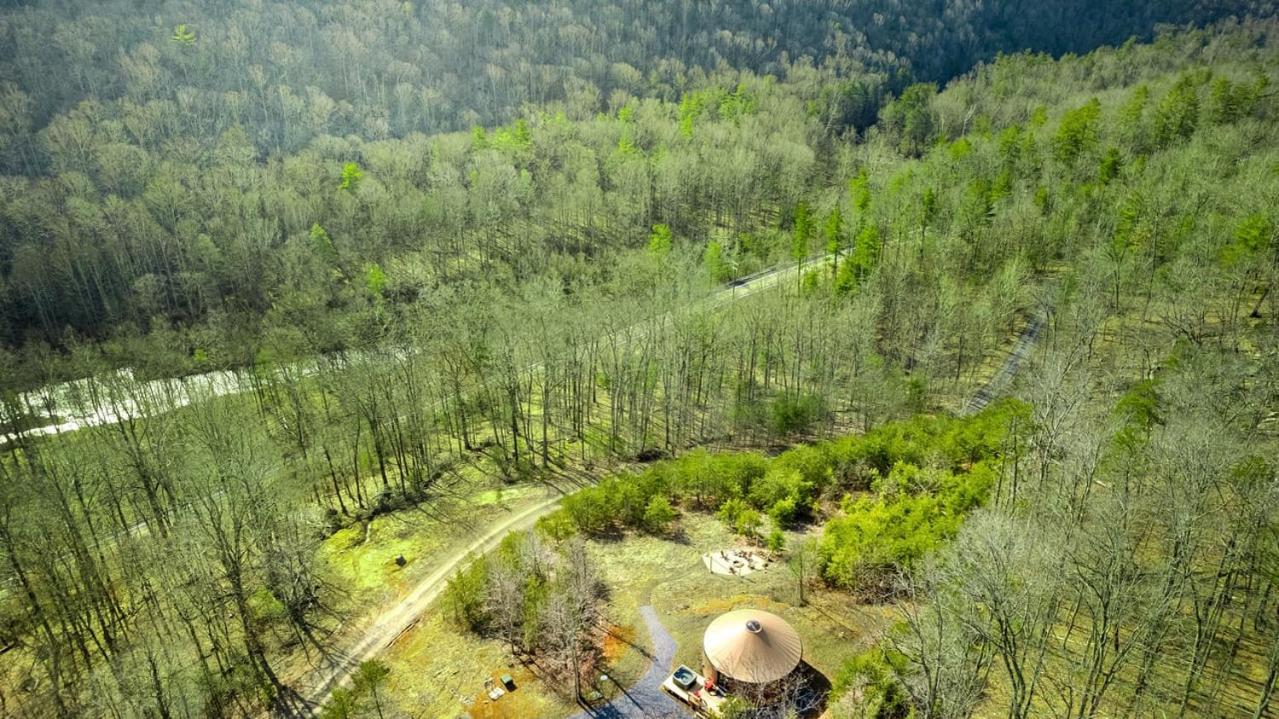 Modern Yurt W River Access, Hot Tub, Wifi & Grill Wardensville Экстерьер фото