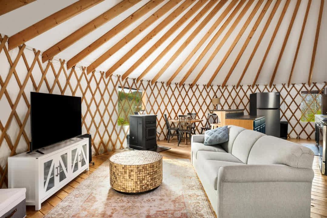 Modern Yurt W River Access, Hot Tub, Wifi & Grill Wardensville Экстерьер фото