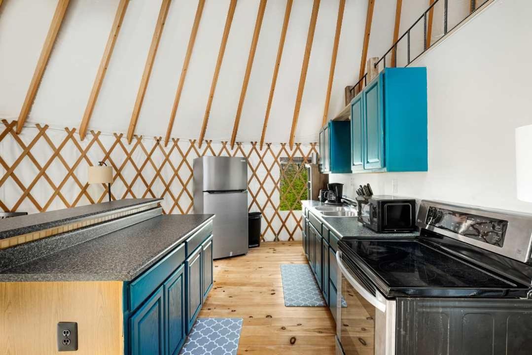 Modern Yurt W River Access, Hot Tub, Wifi & Grill Wardensville Экстерьер фото